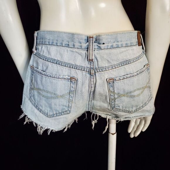 Abercrombie & Fitch Madison Blue Jean Shorts (4) - Picture 4 of 5